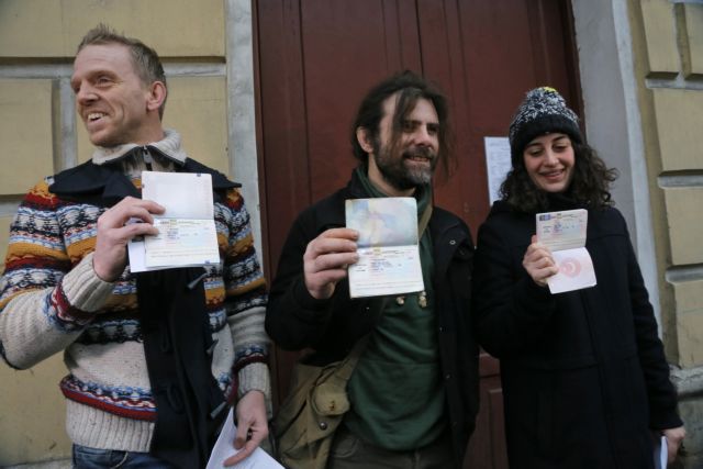 Θεωρήσεις διαβατηρίων χορήγησε η Μόσχα στους ακτιβιστές της Greenpeace